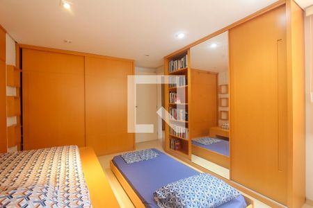 Casa de condomínio à venda com 260m², 4 quartos e 2 vagasQuarto 3