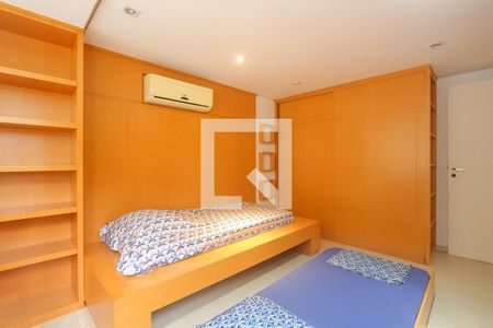 Casa de condomínio à venda com 260m², 4 quartos e 2 vagasQuarto 3