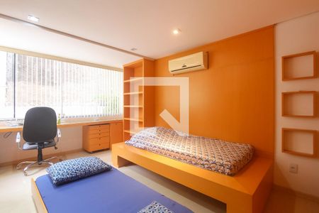 Casa de condomínio à venda com 260m², 4 quartos e 2 vagasQuarto 3