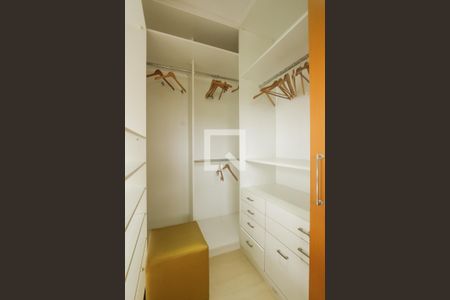 Casa de condomínio à venda com 260m², 4 quartos e 2 vagasCloset suite 