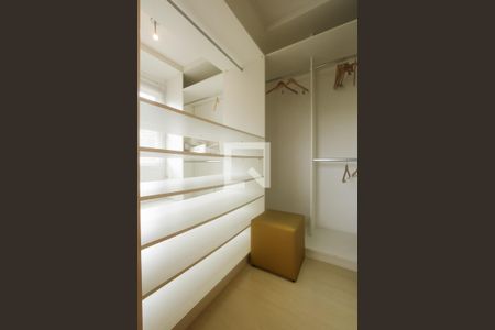 Casa de condomínio à venda com 260m², 4 quartos e 2 vagasCloset suite 