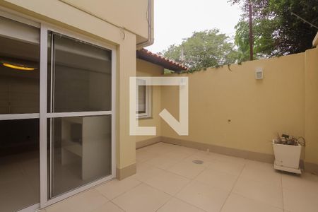 Casa de condomínio à venda com 260m², 4 quartos e 2 vagasPátio