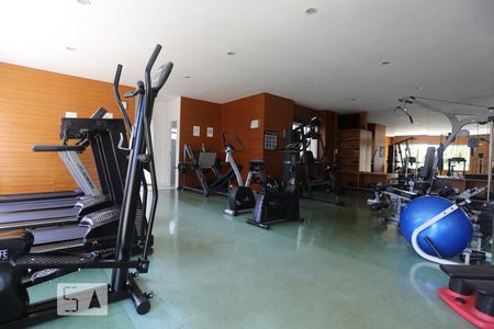 Apartamento à venda com 80m², 3 quartos e 2 vagas Apartamento à venda com 80m², 3 quartos e 2 vagasAcademia