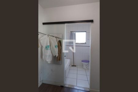 Casa para alugar com 200m², 2 quartos e 2 vagas Casa para alugar com 200m², 2 quartos e 2 vagasBanheiro
