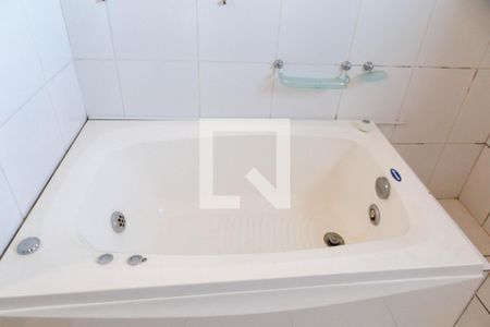 Casa para alugar com 200m², 2 quartos e 2 vagas Casa para alugar com 200m², 2 quartos e 2 vagasBanheiro
