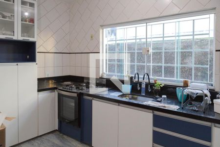 Casa para alugar com 200m², 2 quartos e 2 vagas Casa para alugar com 200m², 2 quartos e 2 vagasCozinha