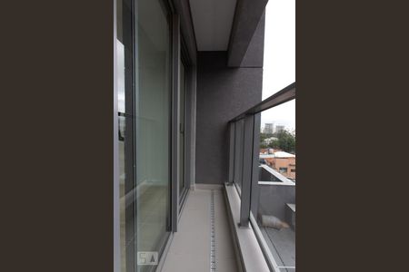 Varanda da Sala/Quarto de kitnet/studio para alugar com 1 quarto, 24m² em Indianópolis, São Paulo