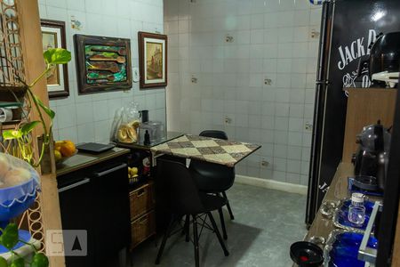 Casa de condomínio à venda com 60m², 2 quartos e 1 vagacozinha