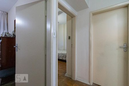 Corredor de apartamento à venda com 3 quartos, 90m² em Vila Buarque, São Paulo