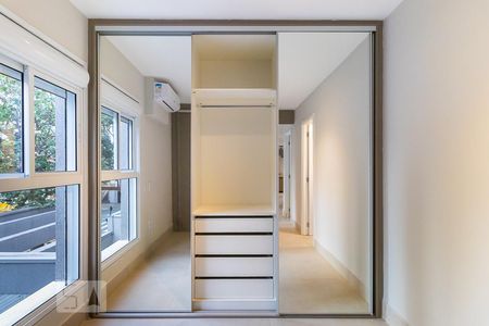 Studio à venda com 52m², 1 quarto e 1 vaga Studio à venda com 52m², 1 quarto e 1 vagaQuarto da suíte - Armários