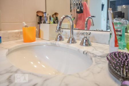 Apartamento à venda com 90m², 2 quartos e 2 vagasBanheiro do Quarto 1