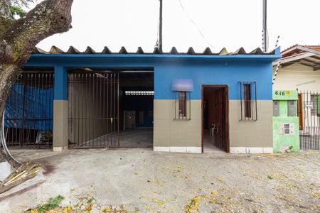 Casa para alugar com 75m², 2 quartos e 1 vaga Casa para alugar com 75m², 2 quartos e 1 vagaFachada