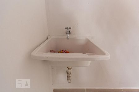 Casa para alugar com 75m², 2 quartos e 1 vaga Casa para alugar com 75m², 2 quartos e 1 vagaLavanderia