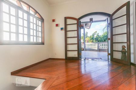 Casa à venda com 332m², 3 quartos e 2 vagasHall
