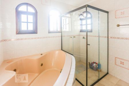 Casa à venda com 332m², 3 quartos e 2 vagasBanheiro Suite 1 