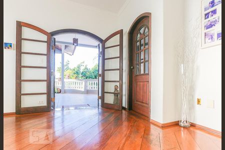 Casa à venda com 332m², 3 quartos e 2 vagasHall