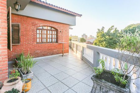 Casa à venda com 332m², 3 quartos e 2 vagasVaranda com Churrasqueira