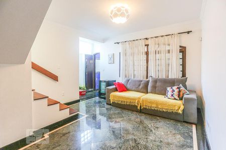Casa à venda com 332m², 3 quartos e 2 vagasSala de TV
