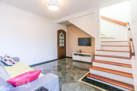 Casa à venda com 332m², 3 quartos e 2 vagasSala de TV