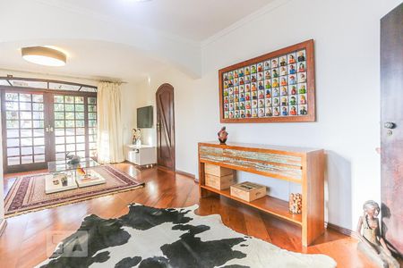 Sala de Estar de casa à venda com 3 quartos, 332m² em Quitaúna, Osasco