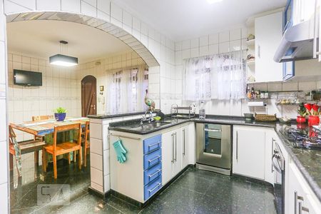 Casa à venda com 332m², 3 quartos e 2 vagasCozinha