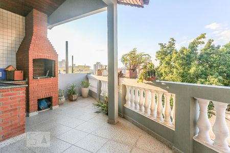 Casa à venda com 332m², 3 quartos e 2 vagasVaranda com Churrasqueira