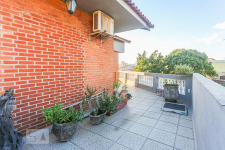 Casa à venda com 332m², 3 quartos e 2 vagasVaranda com Churrasqueira