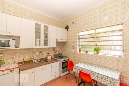 Casa à venda com 160m², 3 quartos e 2 vagas Casa à venda com 160m², 3 quartos e 2 vagasCozinha