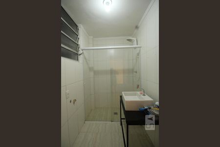 Banheiro de apartamento para alugar com 1 quarto, 37m² em Boqueirão, Santos