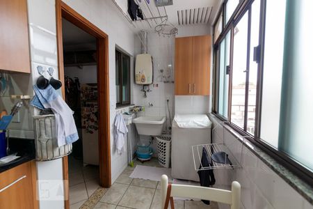Apartamento à venda com 107m², 2 quartos e 1 vagaÁrea de Serviço