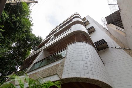 Apartamento à venda com 107m², 2 quartos e 1 vagaFachada