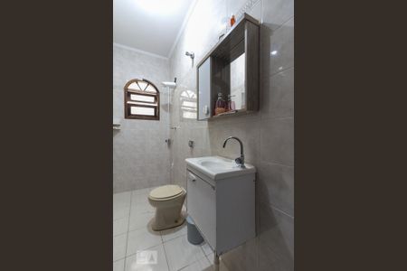 Casa à venda com 125m², 3 quartos e 2 vagasBanheiro 