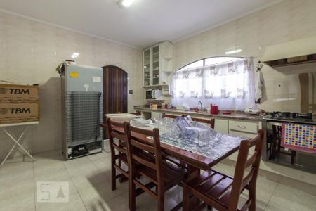 Casa à venda com 125m², 3 quartos e 2 vagasCozinha