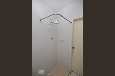 Banheiro Social de kitnet/studio para alugar com 1 quarto, 25m² em Centro, Rio de Janeiro