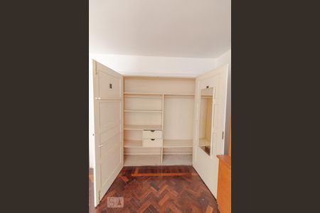 Apartamento à venda com 200m², 4 quartos e 1 vagaDetalhe do Quarto 3 - Armário