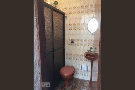 Casa à venda com 250m², 4 quartos e 6 vagasBanheiro de Serviço 1