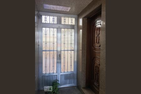 Casa à venda com 250m², 4 quartos e 6 vagasEntrada