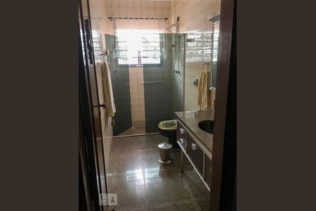 Banheiro 1 de casa à venda com 4 quartos, 250m² em Vila Regente Feijó, São Paulo