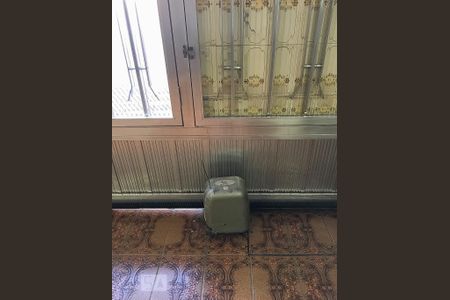 Casa à venda com 250m², 4 quartos e 6 vagasGaragem - Portão