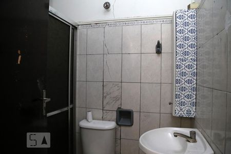 Banheiro de casa à venda com 6 quartos, 200m² em Parque Taboao, Taboão da Serra