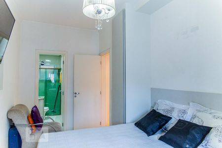 Apartamento à venda com 136m², 3 quartos e 2 vagas Apartamento à venda com 136m², 3 quartos e 2 vagasSuíte