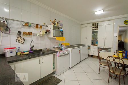 Casa à venda com 226m², 3 quartos e 3 vagasCozinha