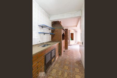 Casa para alugar com 1500m², 6 quartos e 10 vagasChurrasqueira e forno de pizza - pia