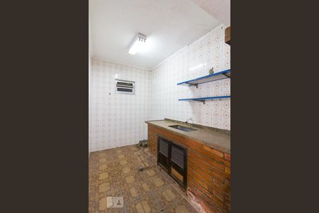 Casa para alugar com 1500m², 6 quartos e 10 vagasChurrasqueira e forno de pizza - pia