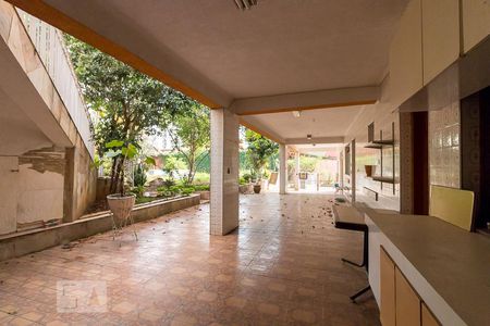 Casa para alugar com 1500m², 6 quartos e 10 vagasDependências de serviço