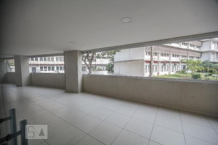 Apartamento à venda com 110m², 2 quartos e 1 vaga Apartamento à venda com 110m², 2 quartos e 1 vagaÁrea comum - Salão de festas