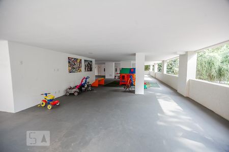 Apartamento à venda com 110m², 2 quartos e 1 vaga Apartamento à venda com 110m², 2 quartos e 1 vagaÁrea Comum - Playground