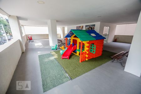 Apartamento à venda com 110m², 2 quartos e 1 vaga Apartamento à venda com 110m², 2 quartos e 1 vagaÁrea Comum - Playground