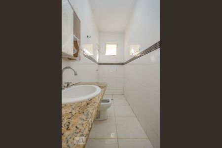 Casa para alugar com 45m², 2 quartos e sem vaga Casa para alugar com 45m², 2 quartos e sem vagaBanheiro Social