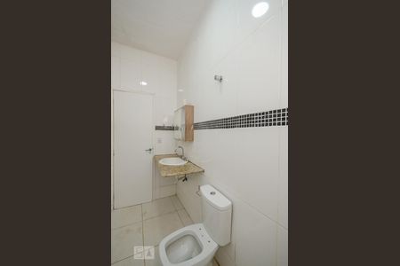 Casa para alugar com 45m², 2 quartos e sem vaga Casa para alugar com 45m², 2 quartos e sem vagaBanheiro Social